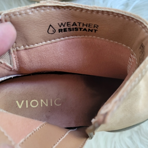 Vionic Upright Madeline Boot/Wheat size 5 - Picture 9 of 13